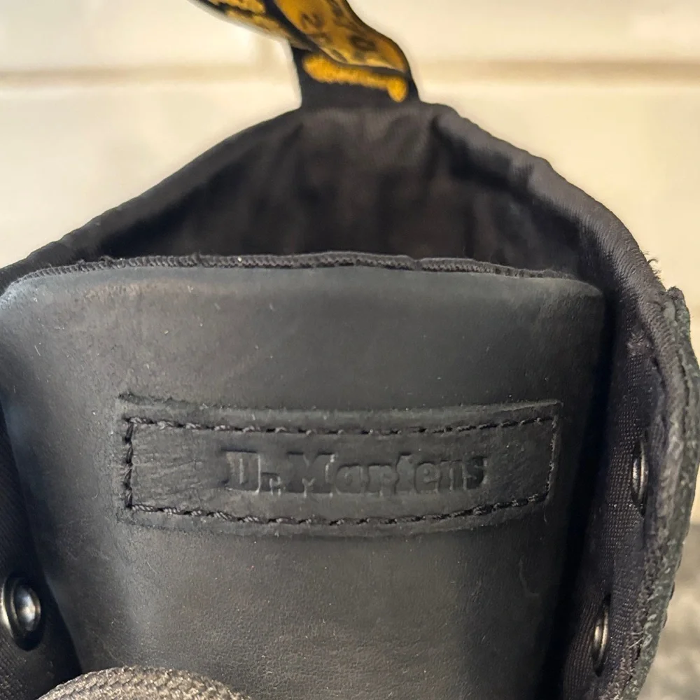 Dr. Martens Combs Leather Casual Black Boots Men's size 9 NEW